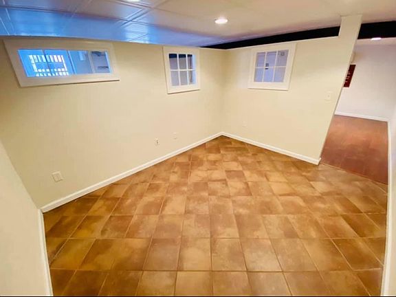 4th image of 3 S Main St Suite 4