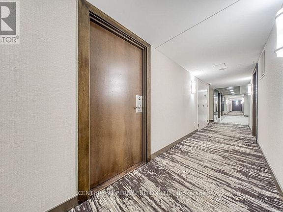 5th image of 125 Village Green Sq #3105