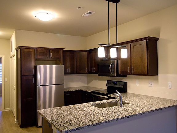 2nd image of 548 Campbell Ave #206