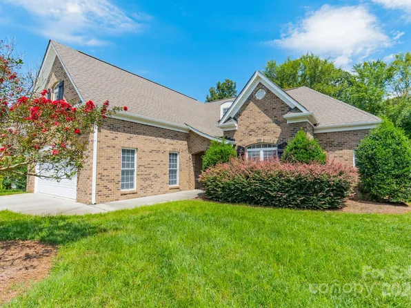 682 Cherry Hills Pl, Rock Hill, SC 29730