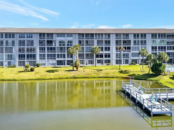 3344 Lake Bayshore Dr #P-205, Bradenton, FL 34205