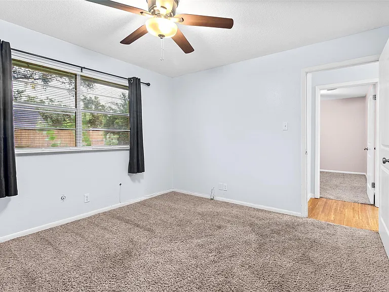 416 E Myrtle St — Photo 20