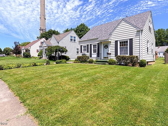 2nd image of 2585 25th St