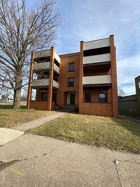 1st image of 2155 Market St