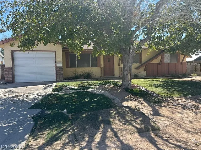 3 bed, 2.0 bath, 1368 sqft, $1,800 — Photo 2