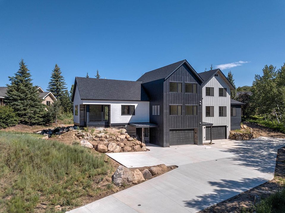 2nd image of 54 Steamboat Blvd