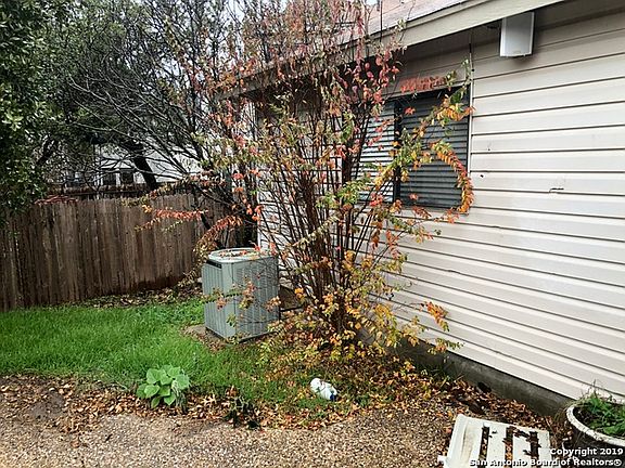 4th image of 9831 Diamond Cliff Dr