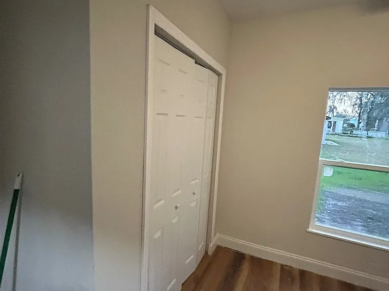 208 W Fox St — Photo 7