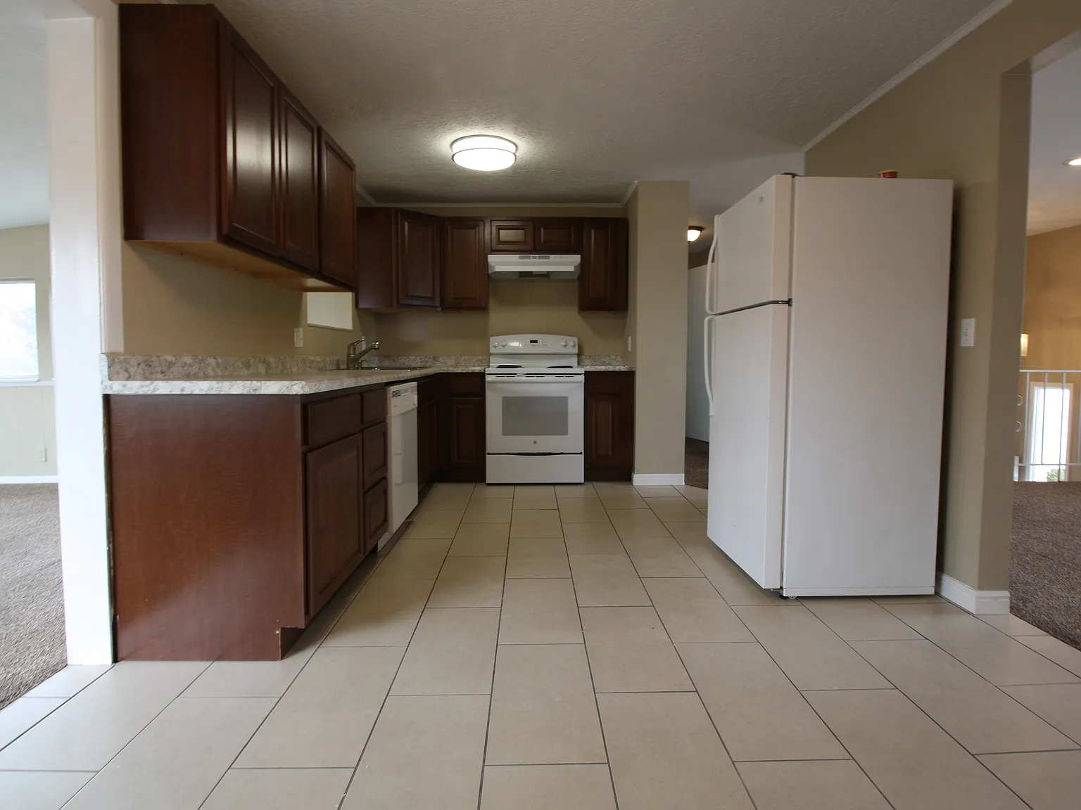 4 bed, 2141 sqft, $2,650 — Photo 4