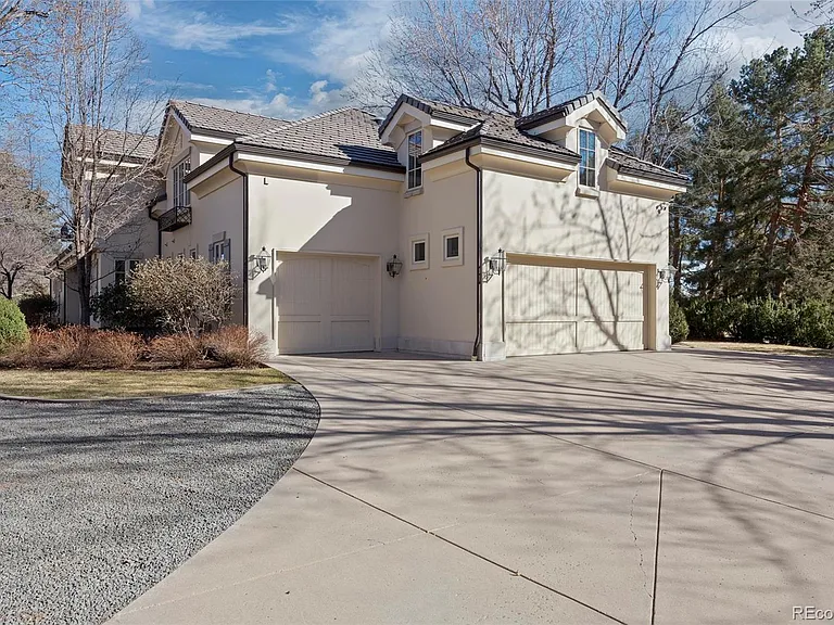 1350 E Greenwood Ln — Photo 43