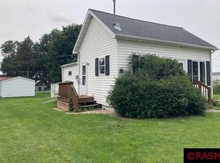 825 Maple St SW, Sleepy Eye, MN 56085