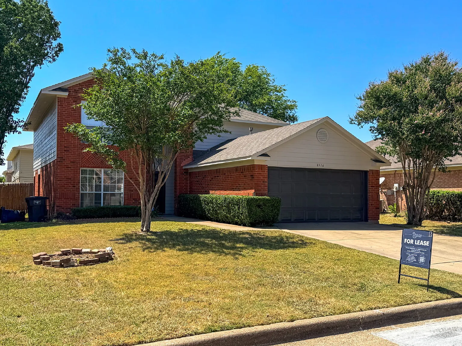 4 bed, 2.5 bath, 2279 sqft, $2,095 — Photo 2