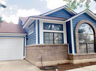 6304 Village Clf, San Antonio, TX 78250