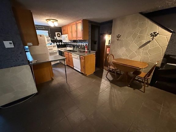 3rd image of 163 Ocean Ave W #W