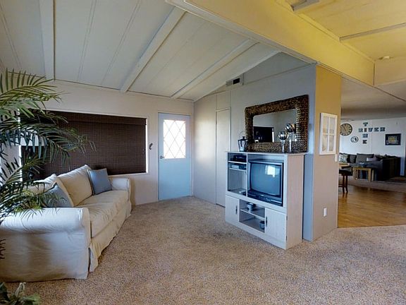 4th image of 456 Sea Venture Dr