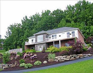 1st image of 416 Meadowood Dr