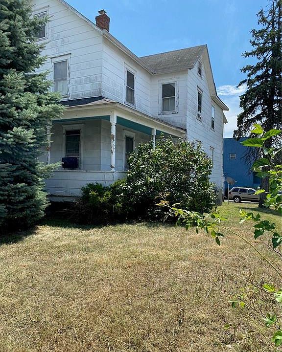 823 Cove Road