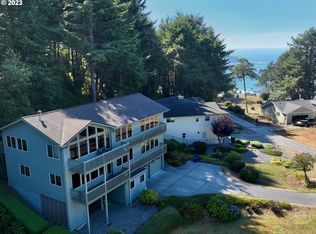 17455 Deer Park Dr, Brookings, OR 97415