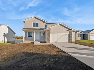 25087 Bluebird Cir, Adel, IA 50003