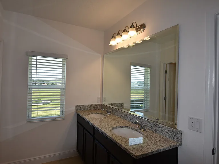 1197 Cavender Creek Rd — Photo 14