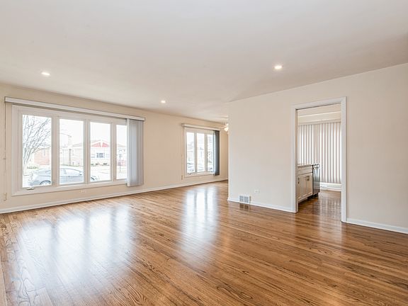 2nd image of 4928 N Nordica Ave