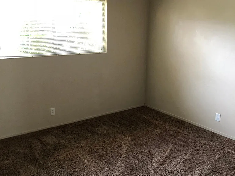 1103 S Ham Ln — Photo 8