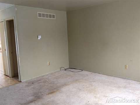 5th image of 38129 Jamestown Dr