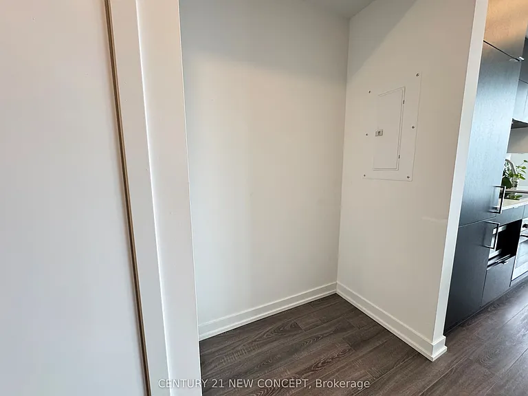 20 Edward St #2221 — Photo 8