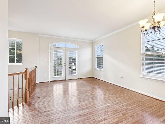 3rd image of 1211 Ellis Ave