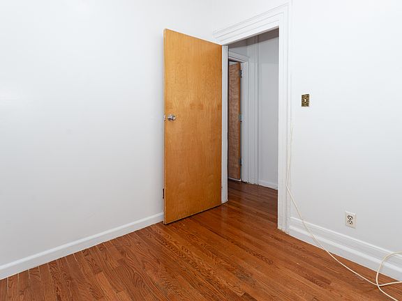 4th image of 1578 3rd Ave APT 1