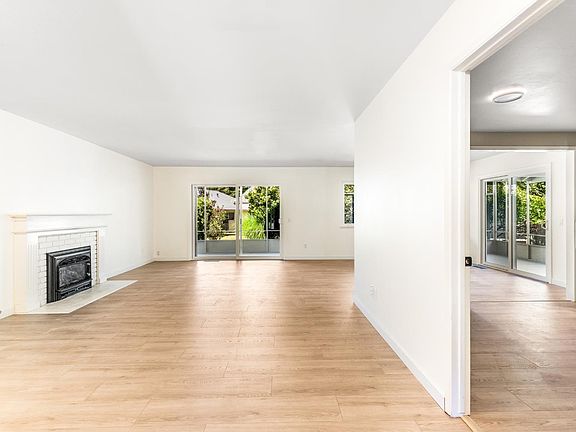5th image of 447 Meadowgreen Drive