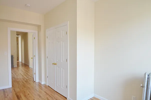 Rented by CITY SKYLINE REALTY INC | media 12