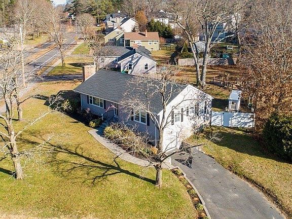 2nd image of 358 Nichols St