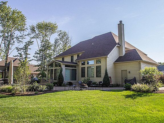 4th image of 1853 Bur Oak Dr