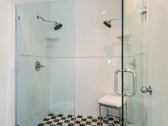 2nd image of 550 Stanyan St APT 7