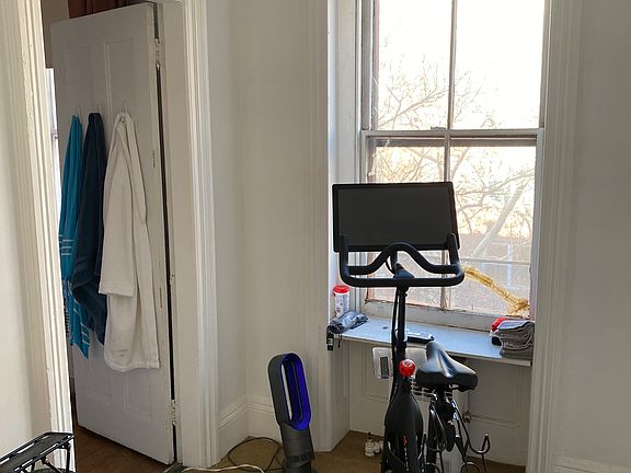 5th image of 322 E 77th St #4