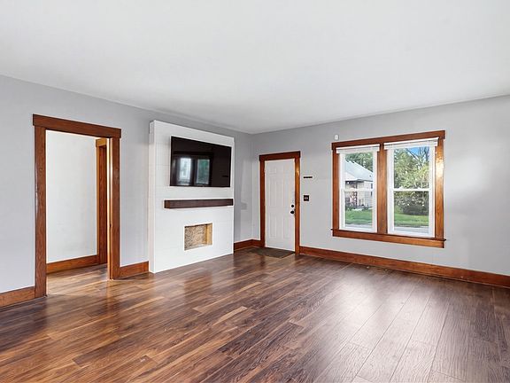 4th image of 225 N 2nd St