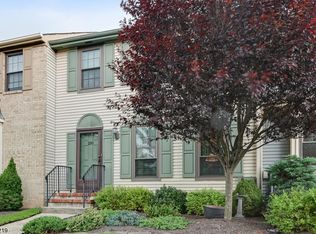 210 Amherst Ct, Hillsborough, NJ 08844