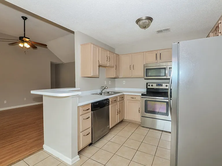 6967 Naples Dr — Photo 9