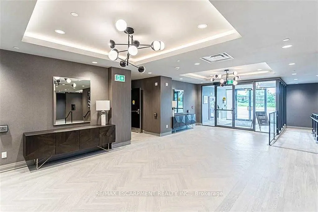 2 bed, $2,900 — Photo 3