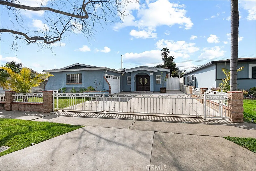 4 bed, 1939 sqft, $4,710 — Photo 1