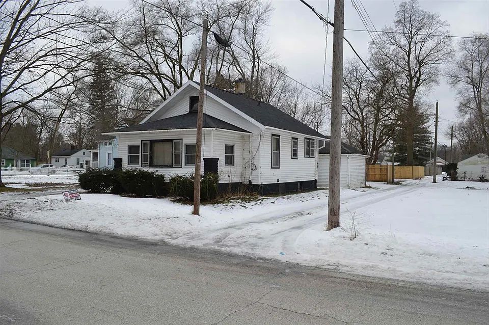 1st image of 1917 S 9th St