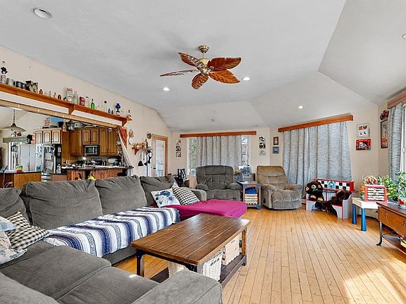 5th image of 6 Plum Tree Ln