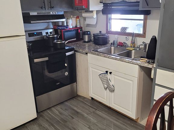 4th image of 2701 34th St N #102
