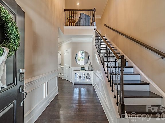 4th image of 205 Pine Needles Ln