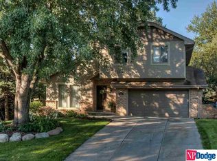 1004 Edgewood Blvd, Papillion, NE 68046