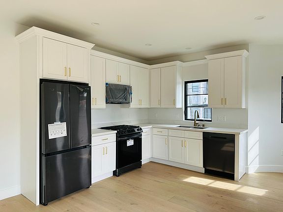 5th image of 1105 S Sherbourne Dr #5