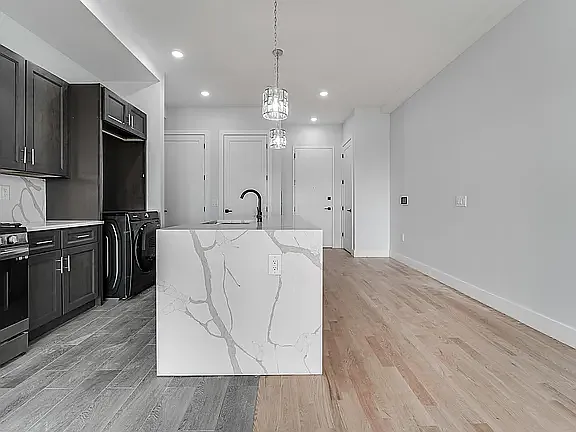 Crystal Cambridge — Photo 6