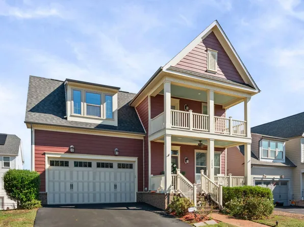 2454 Conqueror Ct, Dumfries, VA 22026