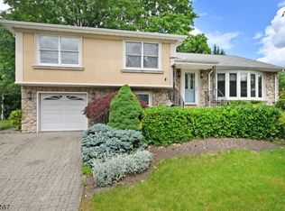 78 Robin Hood Rd, Clifton, NJ 07013